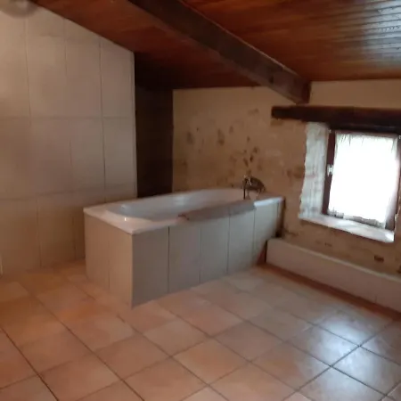 Avec Douche Et Toilettes